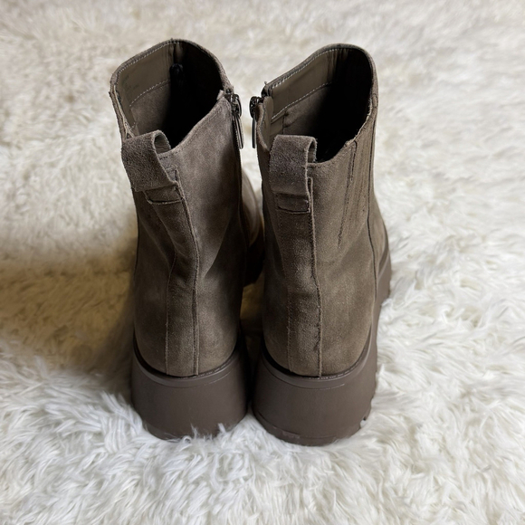Vince Camuto Boots Womens Size 8/39 Taupe Suede Lug Sole Ankle Side Zip - Picture 6 of 11